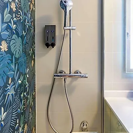 D'amis - D'hotes-b&b-guest House 4* Paris